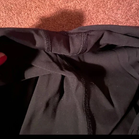 Size 6 lululemon leggings - Picture 8 of 8